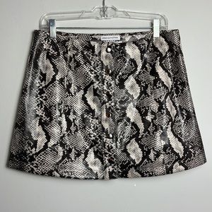 URBAN OUTFITTERS size L